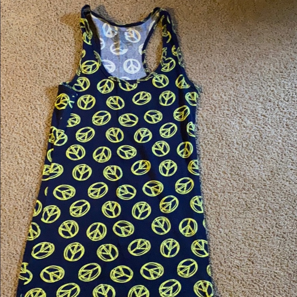 Tops - Picture 3 of 3